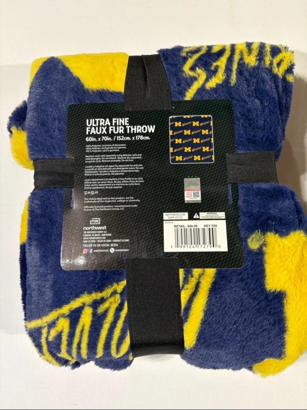 University of Michigan Collegiate Faux Fur Plush Throw Blanket 60” x 70” L nwt